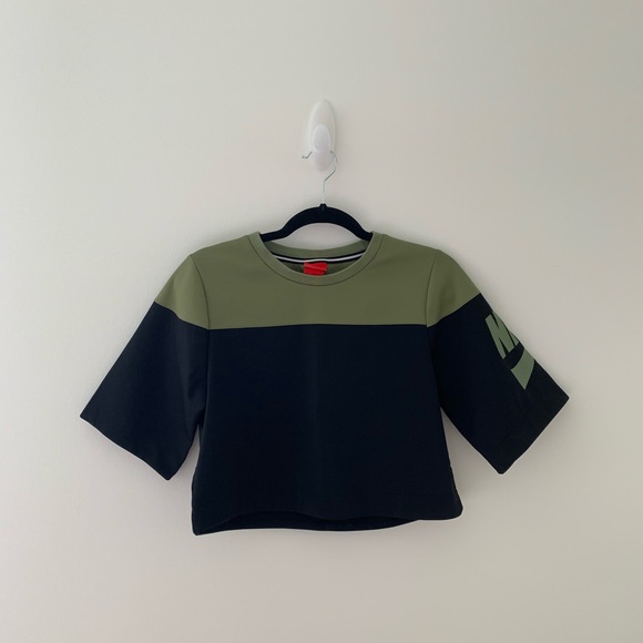 Nike Sportswear Irreverent Crop - black/green - Picture 2 of 6